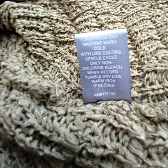 Tunic Sweater by Marled Reunited Clothing. Size large - Picture 4 of 5